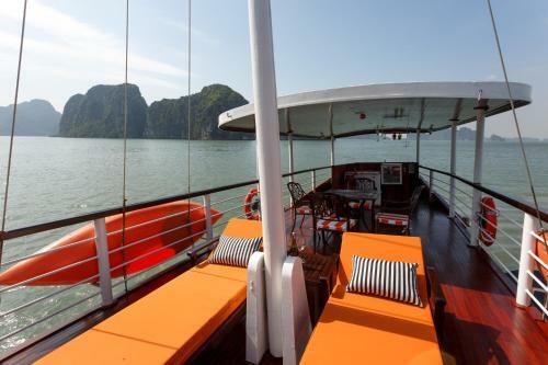 L'azalee Cruise Halong