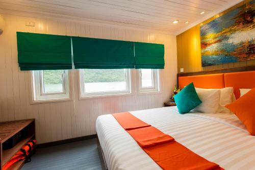 L'azalee Cruise Halong