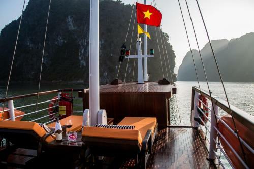 L'azalee Cruise Halong