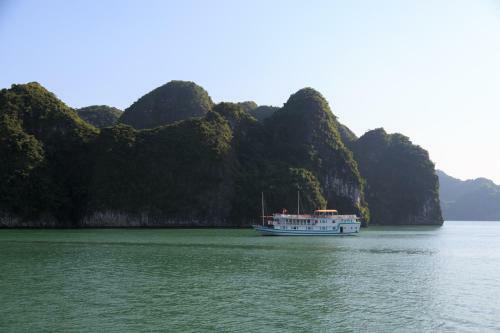 L'azalee Cruise Halong