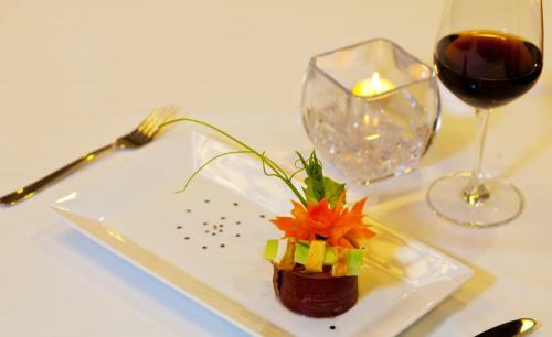 Signature Halong Cruise