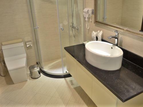 City Bay Palace Hotel