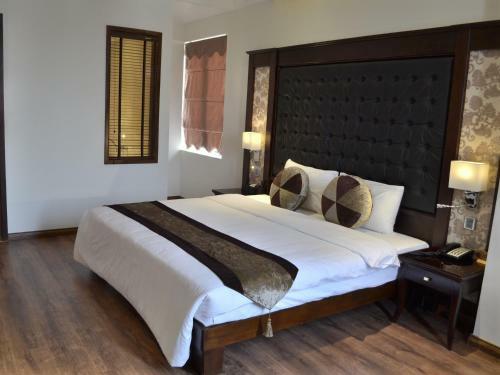 City Bay Palace Hotel