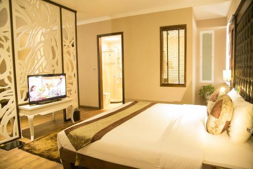 City Bay Palace Hotel