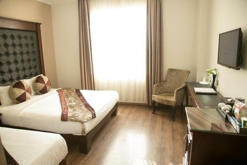 City Bay Palace Hotel