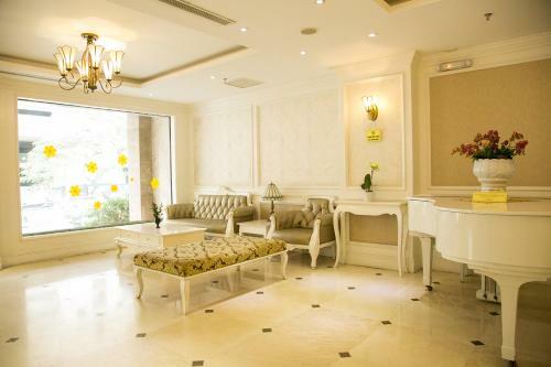City Bay Palace Hotel