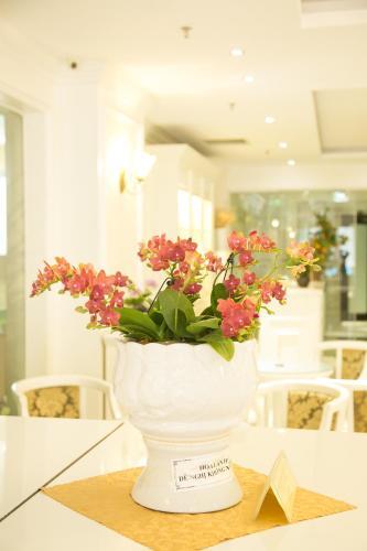 City Bay Palace Hotel