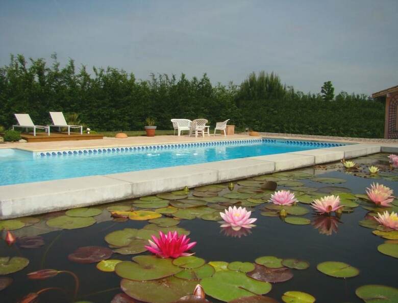 Hostal La Roulotte De La Vall�e Du Lot