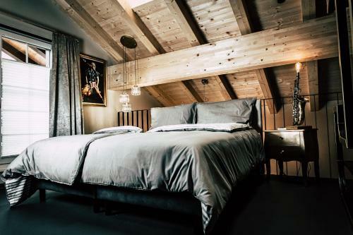Boutique Aparthotel Old School & Rock�n Roll