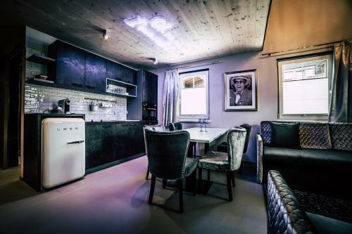 Boutique Aparthotel Old School & Rock�n Roll