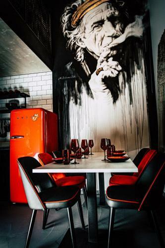 Boutique Aparthotel Old School & Rock�n Roll