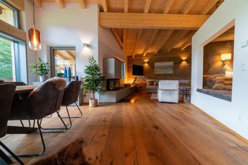 Chalet Salvenblick - Luxuri�se Gem�tlichkeit