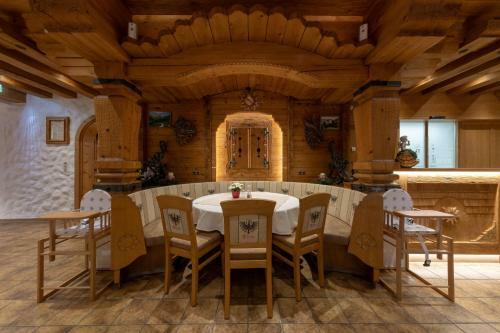 Posada Gasthof Tannen - Alm