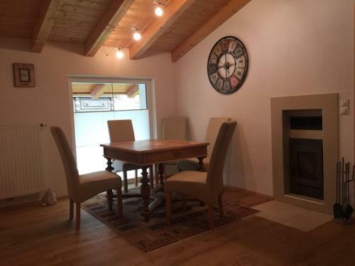 Apartamento Haus Tschirgantblick