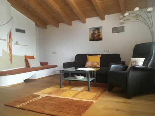 Apartamento Haus Tschirgantblick