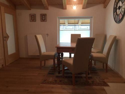 Apartamento Haus Tschirgantblick