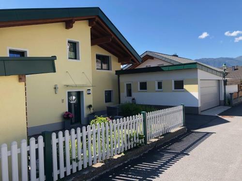 Apartamento Haus Tschirgantblick