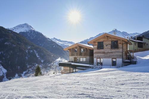 Chalets - The Peak
