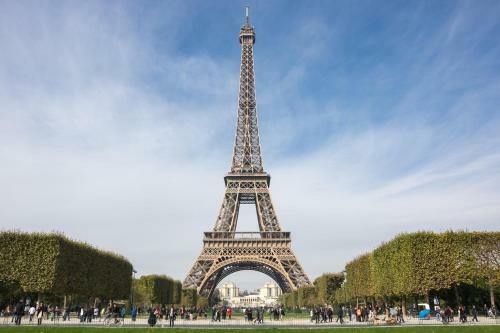 Budget Apart With Balcony Near Paris