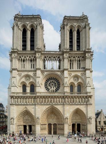 Budget Apart With Balcony Near Paris