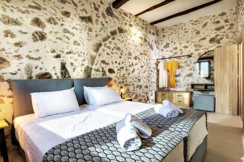 Mirthia Apartments