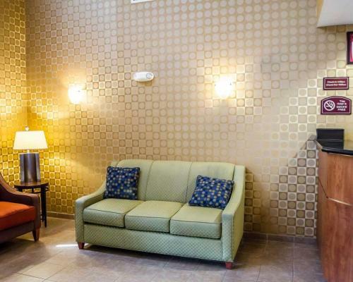 Hotel Comfort Suites Hummelstown