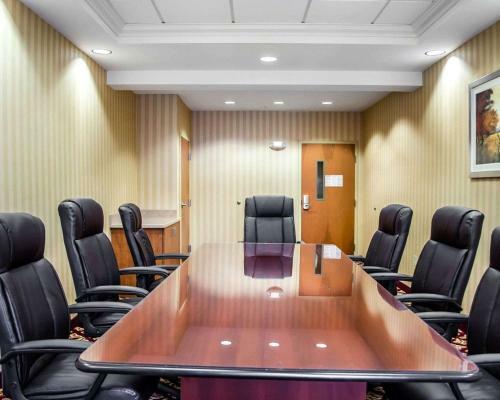 Hotel Comfort Suites Hummelstown