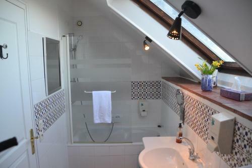 Hotel H�tel Les Grands Ch�nes