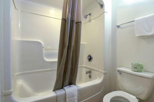 Motel 6 Escondido