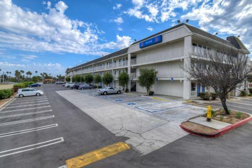 Motel 6 Escondido