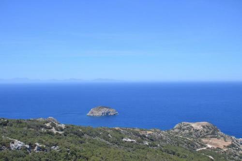 Hara Monolithos House