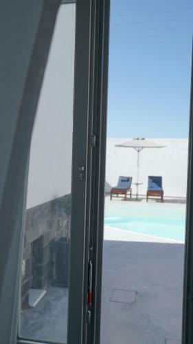 Noir Santorini