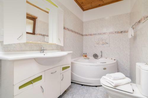 Villa La Isla With Private Pool