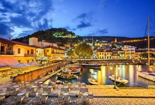 Apartamentos Nafpaktos Beach Luxury Suites