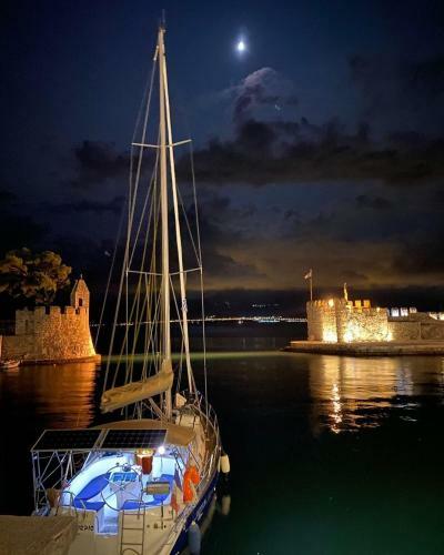 Apartamentos Nafpaktos Beach Luxury Suites