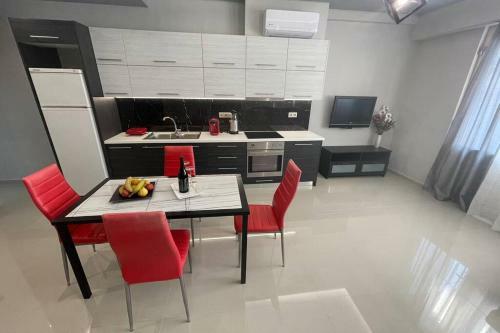 Maxim Deluxe Apartment