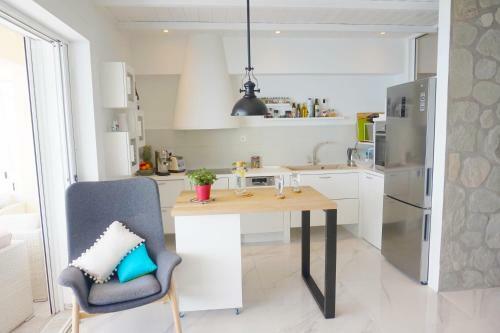 Colours Seaview Apartment