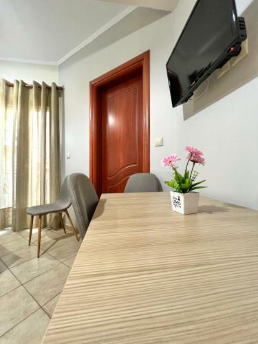 Ecco Apartments