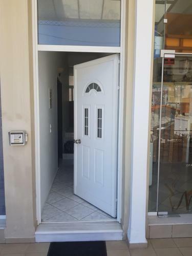 'seaside Paradise' Elegant Apartment In Nea Makri