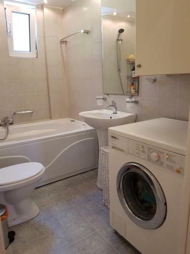 'seaside Paradise' Elegant Apartment In Nea Makri