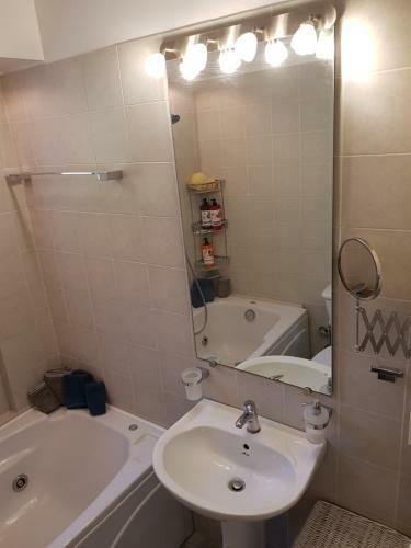 'seaside Paradise' Elegant Apartment In Nea Makri