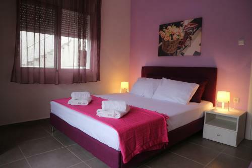 Chelona Apartments