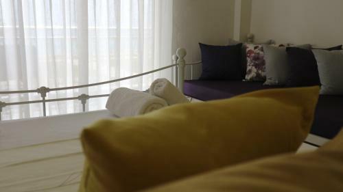 Chelona Apartments