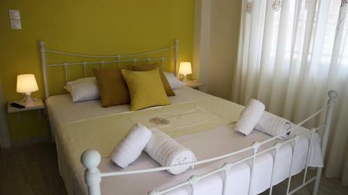 Chelona Apartments