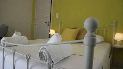 Chelona Apartments