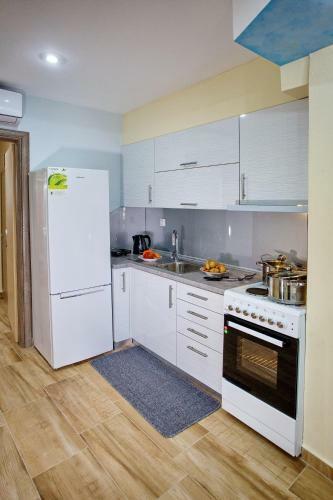 Hostal Rent House Karavi