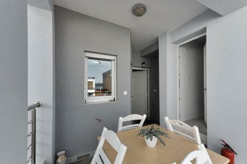 Waterfront Apartments & Studios Top Floor