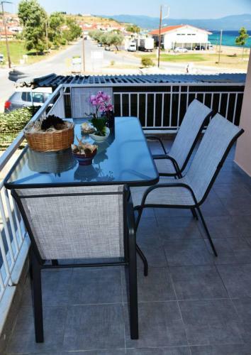 Nea Roda Sunny Retreats - Seaside Escape