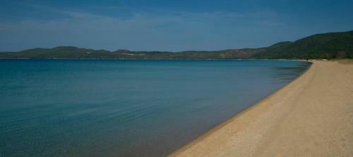 Nea Roda Sunny Retreats - Seaside Escape