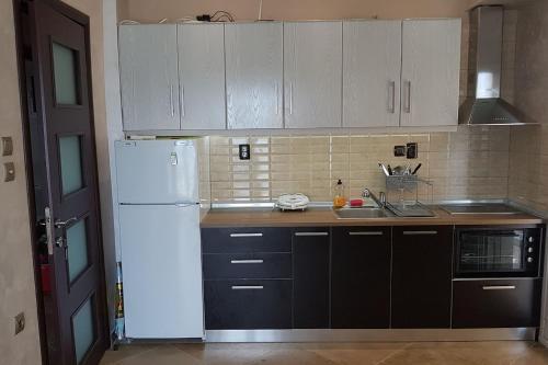Luxury Apartment On The First Line !